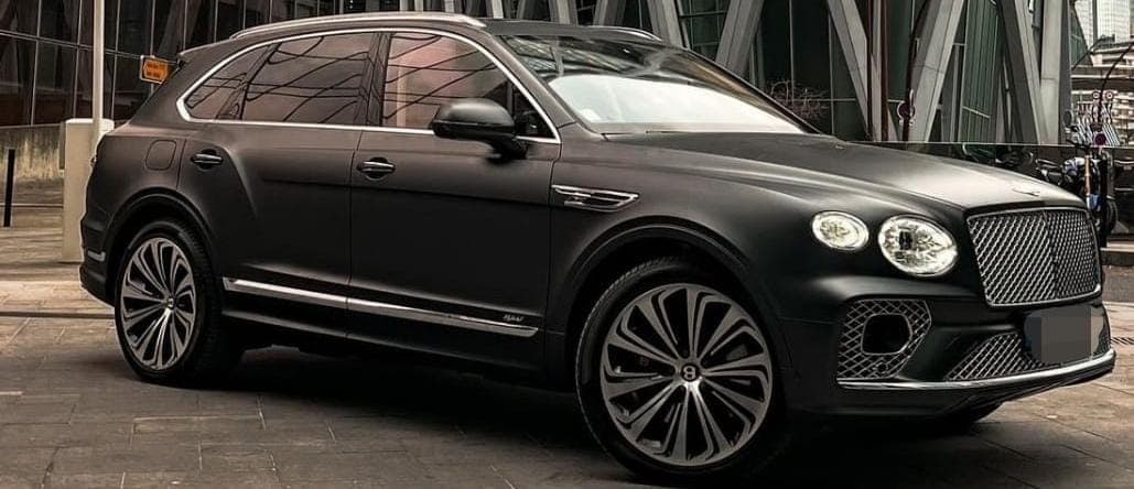 Bentley Bentayga — view 2