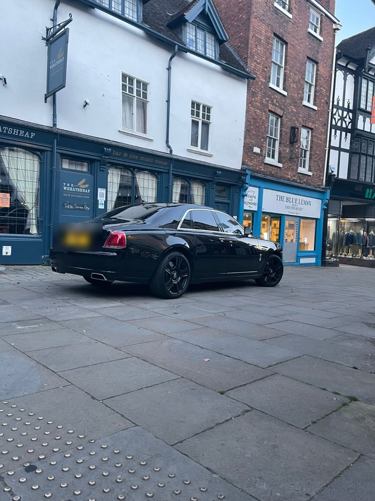 Rolls-Royce Ghost Extended: view 2
