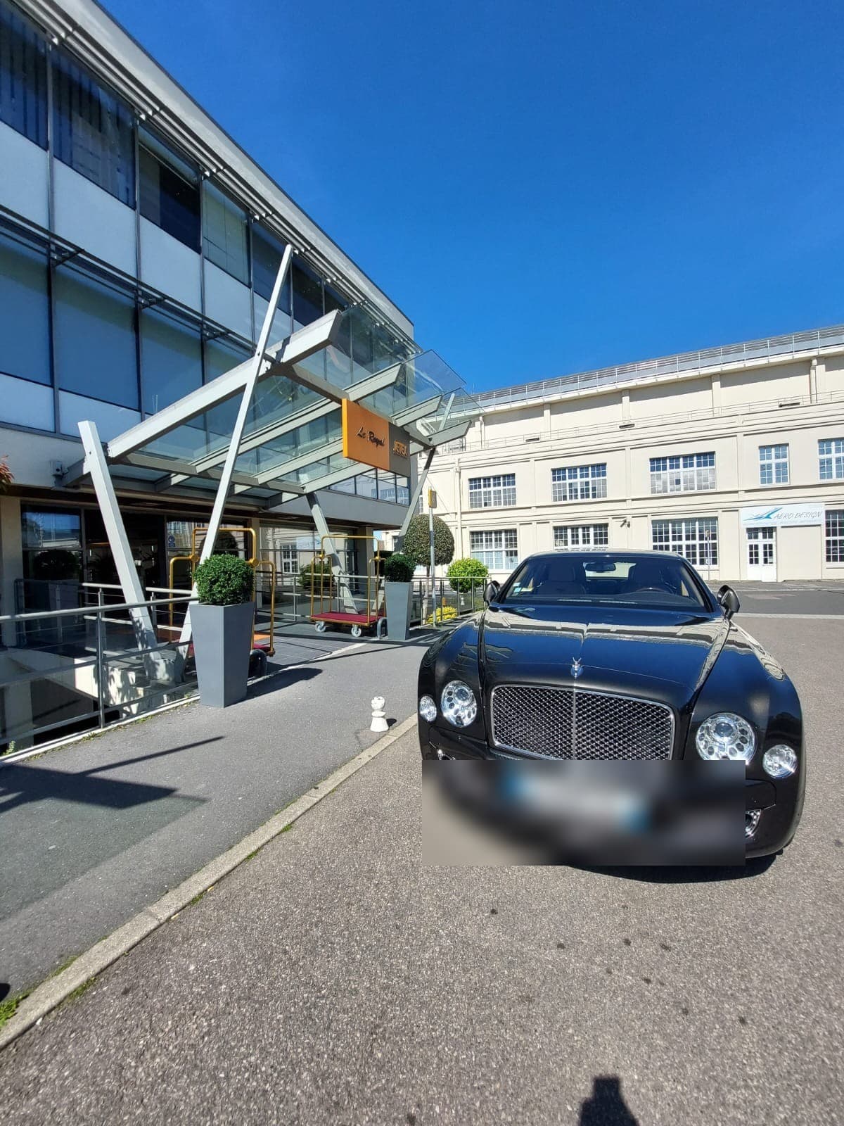 Bentley Mulsanne — view 1