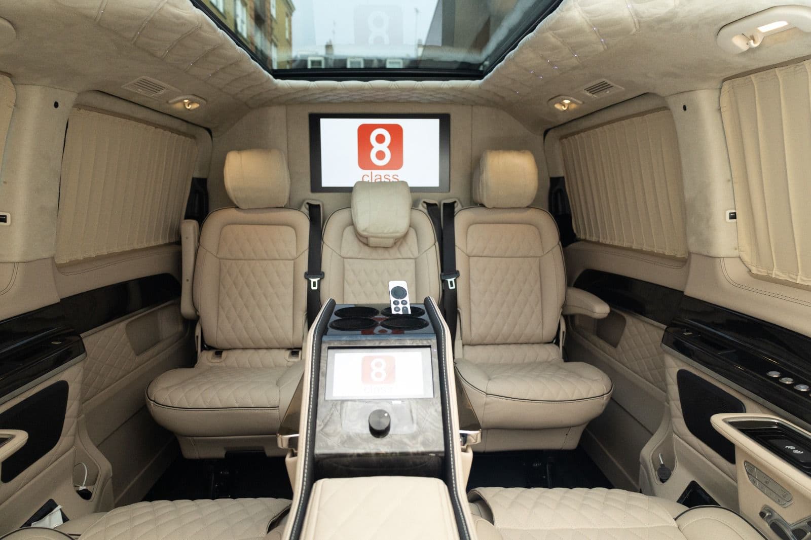 Mercedes V-Class VIP Senzati: view 2
