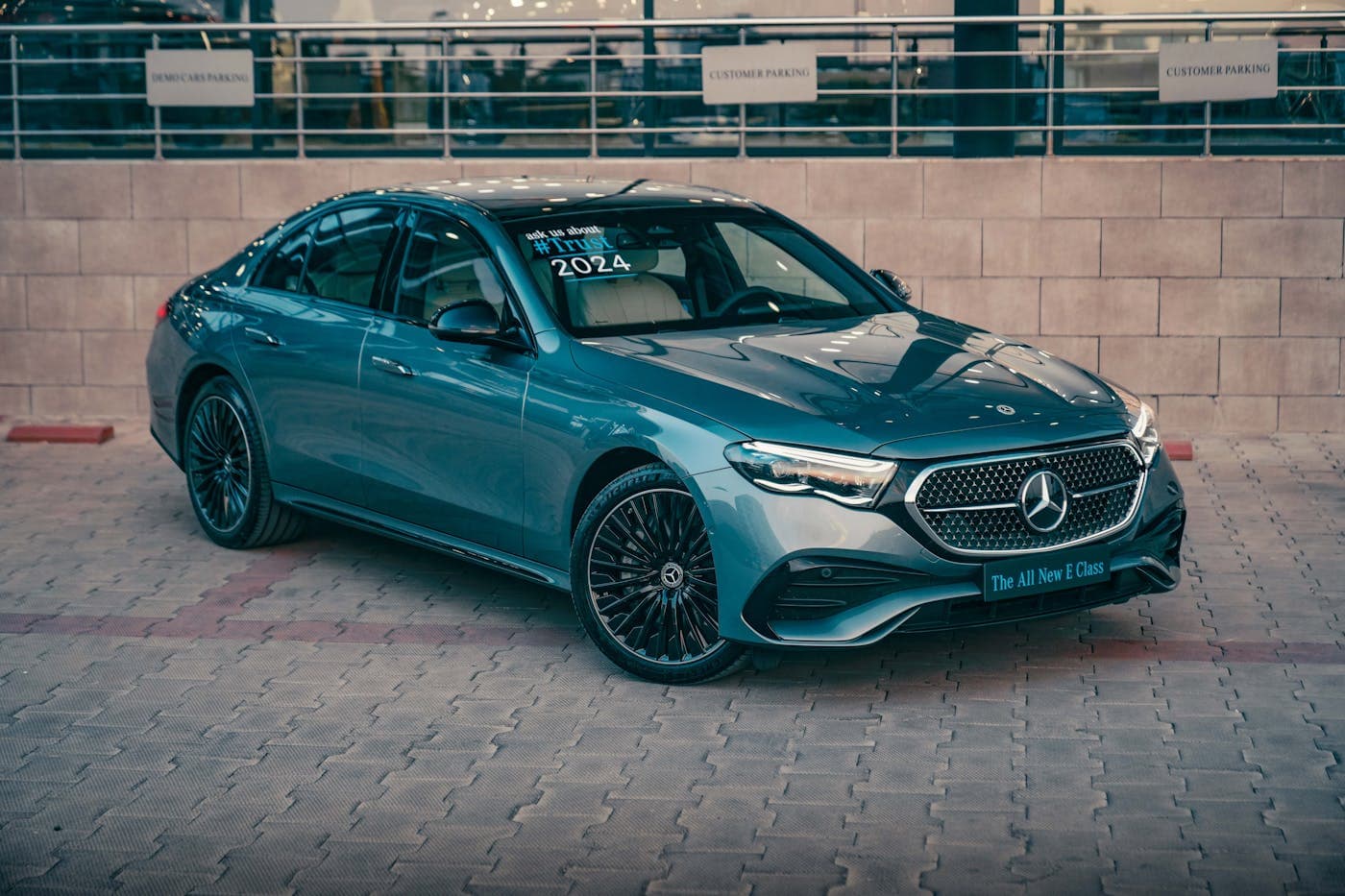 Mercedes-Benz E-Class: view 3
