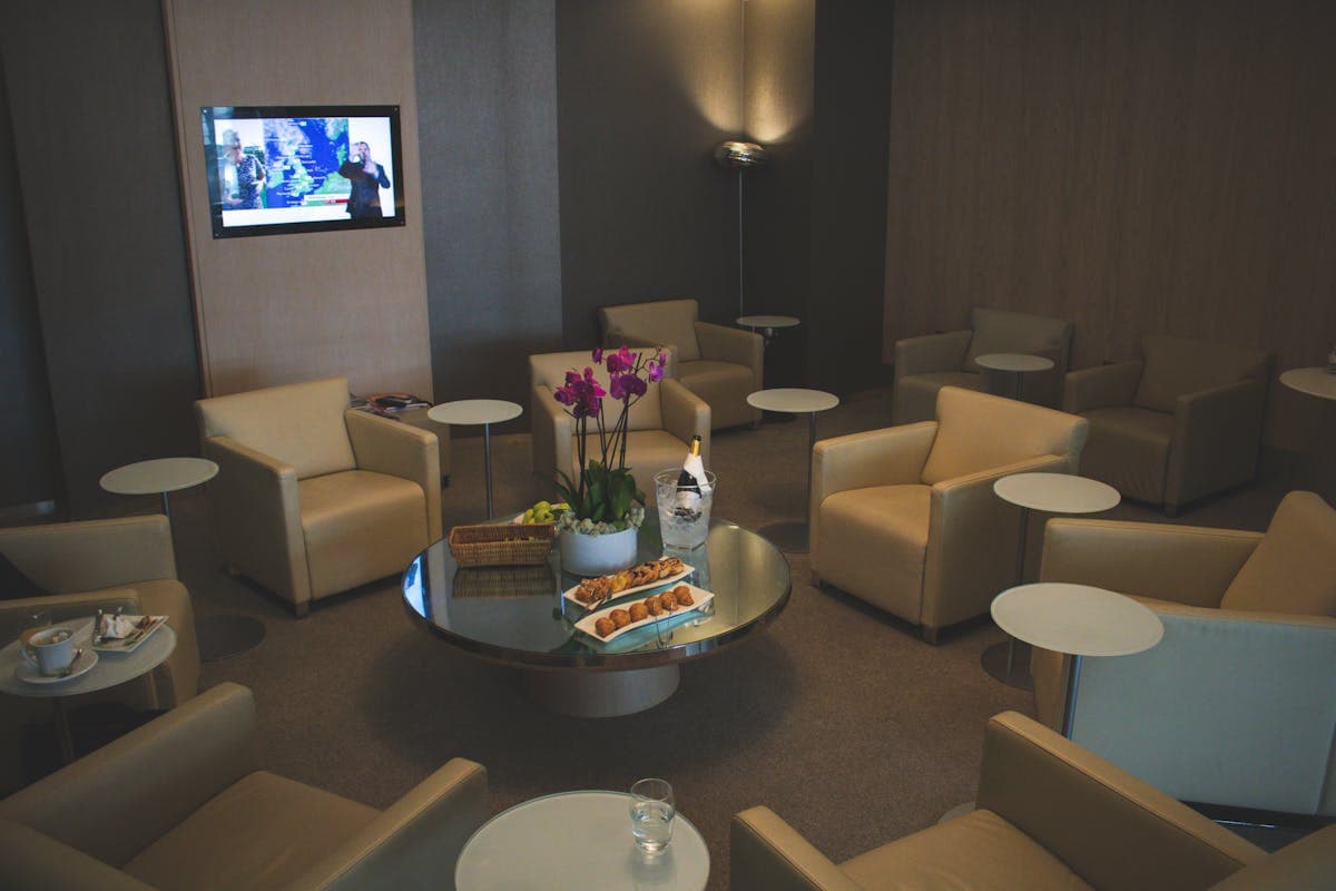 Airport VIP fast track lounge London