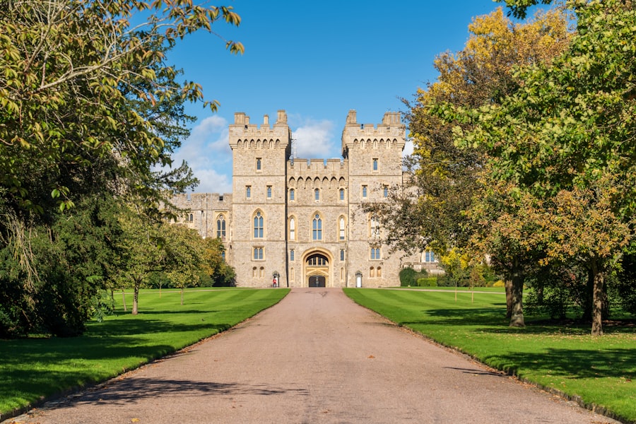 Windsor Castle royal residence — private chauffeur excursion from London, luxury day trip FFGR London