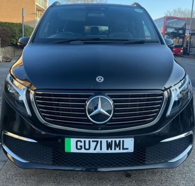 Mercedes V-Class VIP exterior — group airport transfer London up to 6 passengers