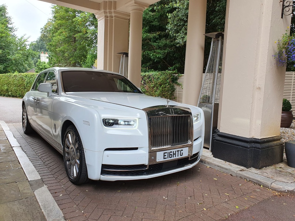 Rolls-Royce Phantom at manor entrance — board meeting chauffeur transfer London FFGR London